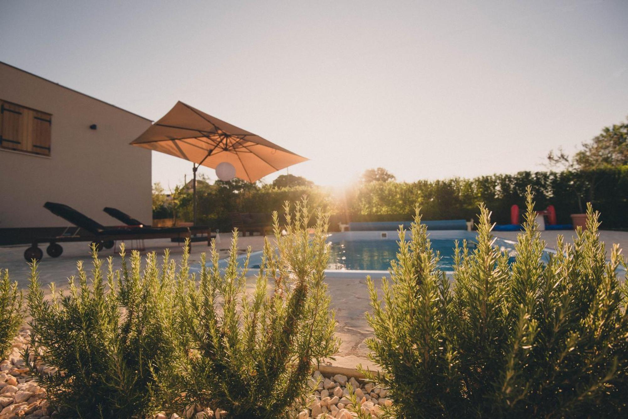 Cozy Country Home With Heated Outdoor Pool Шибеник Екстер'єр фото